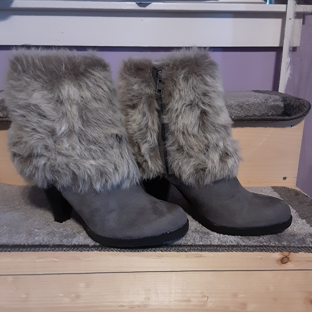 Gray faux fur booties